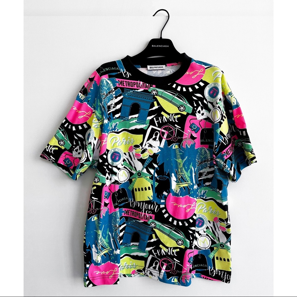 Never worn. Balenciaga Paris print t-shirt. Multicolored 100% cotton T-shirt